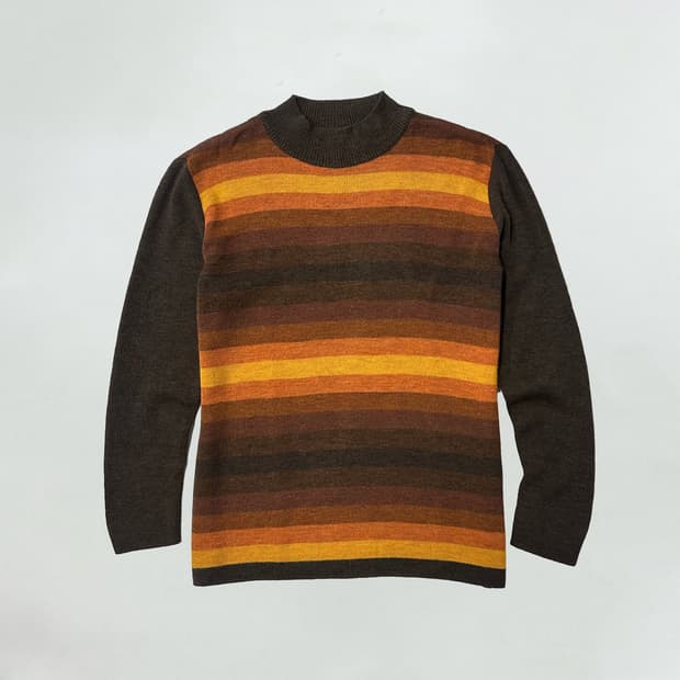 입생로랑 그라데이션 모크넥 니트