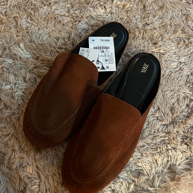 자라 스웨이드 플랫슈즈 새제품 