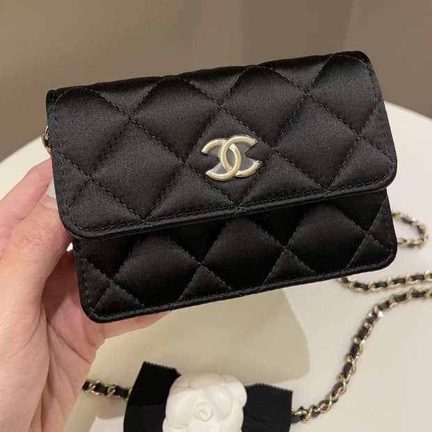 샤넬 뷰티 까멜리아 카드지갑 미니백