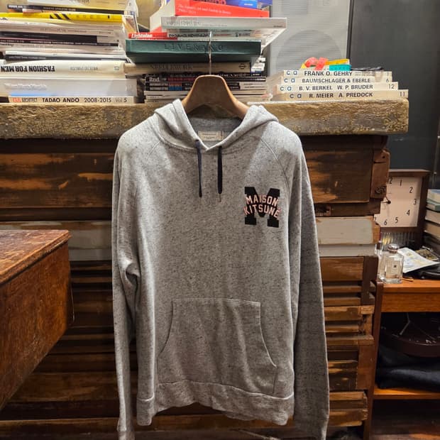 메종 키츠네 후드