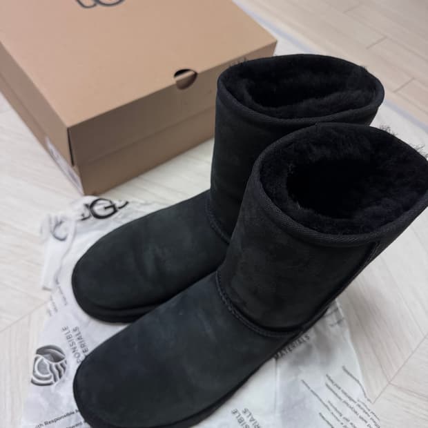 UGG 어그 부츠 블랙 250