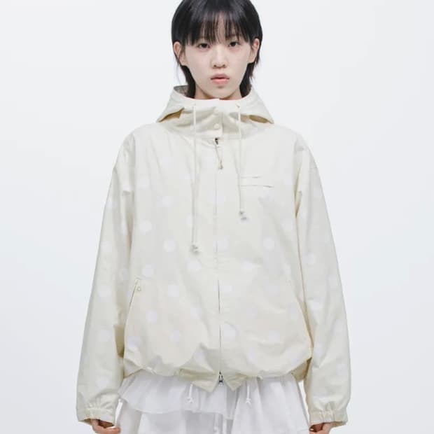 오헤시오 아이보리 도트 바람막이