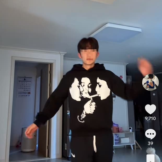 빈티지 후디 (틱톡커 임채윤 착용)