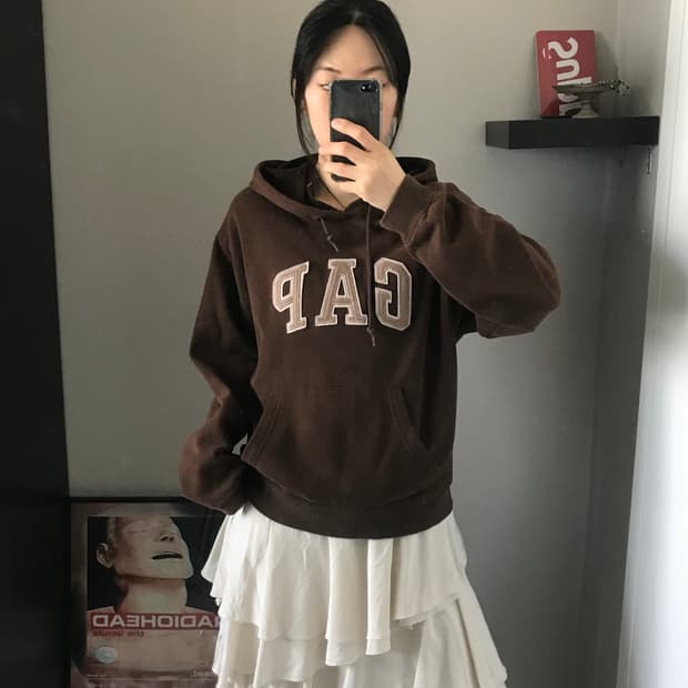 갭 중앙 빅로고 브라운 후드티