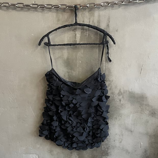 DKNY 페탈 실크 스커트