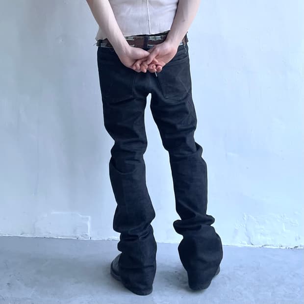 어태치먼트 바나나 데님 팬츠
