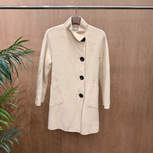 MCM 하이넥 코트 랩 버튼업 포켓 벨트 스트랩 디테일 베이비 핑크