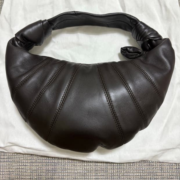 르메르 미니 포춘백 다크초콜릿 판매해요