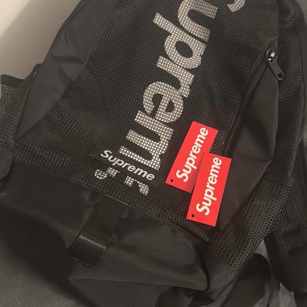 슈프림 백팩