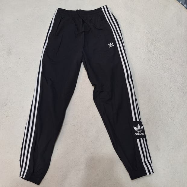 아디다스  우븐조거팬츠M(상태좋음)