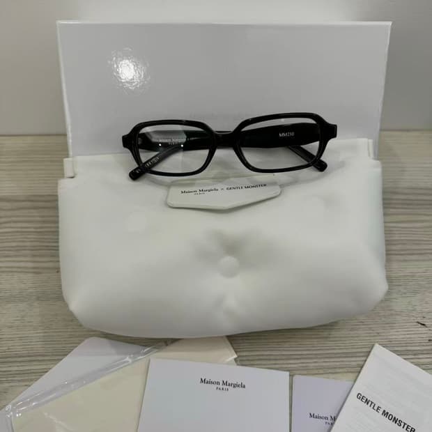 젠틀 몬스터 x 메종 마르지엘라 MM210 블랙 클리어