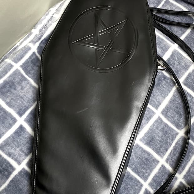 펜타그램 관짝 가방 고스펑크 펑크룩 락시크 킬스타