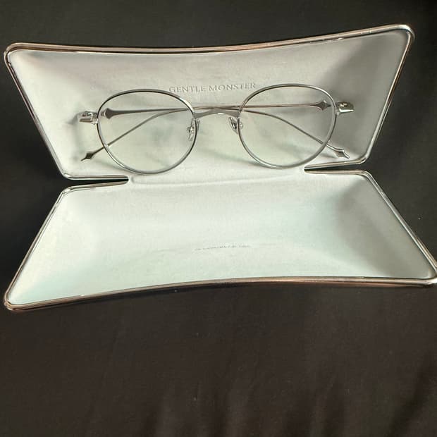 젠틀몬스터 Ep 02안경 실버 메탈테 케이스포함