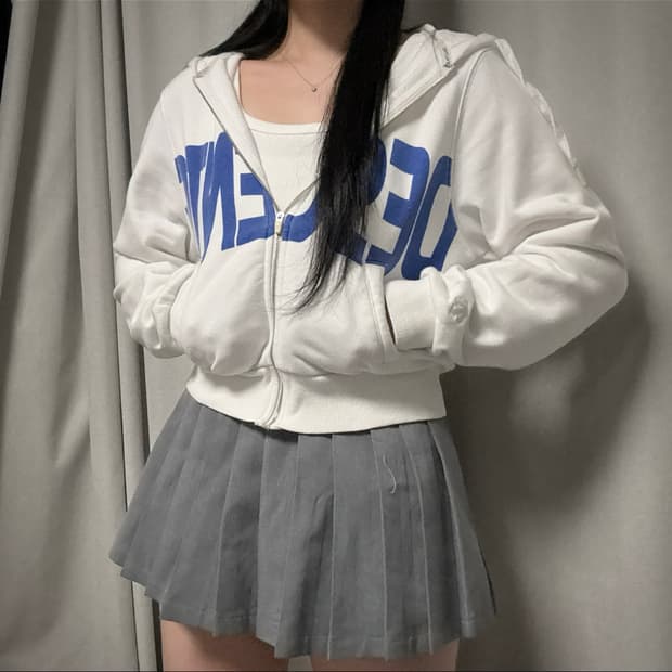 데상트 후드집업