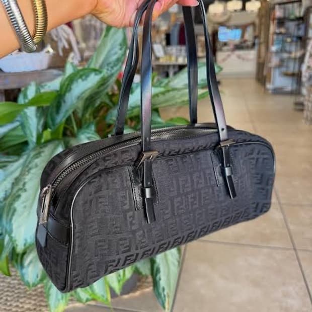 펜디 바게트백 블랙 은장