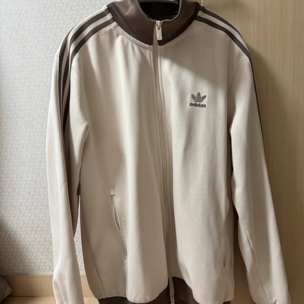 아디다스 베겐바우어트랙탑 아이보리 브라운