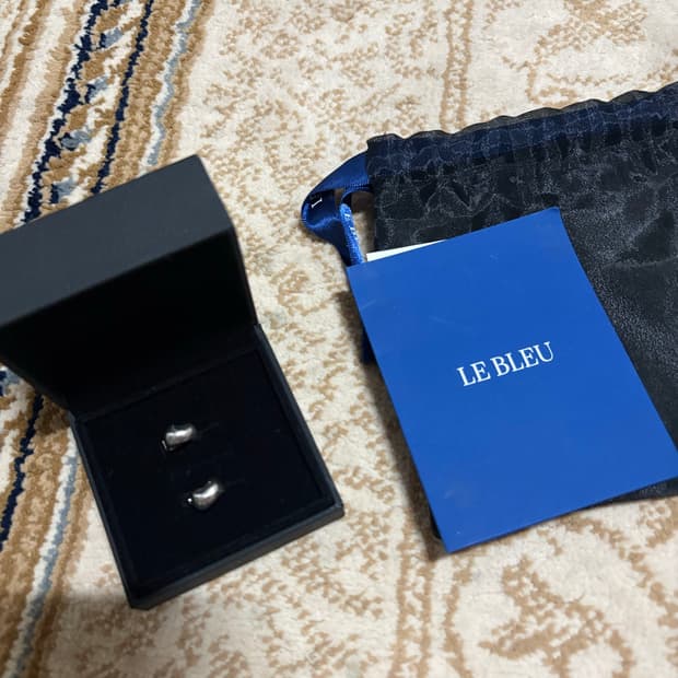 르블루 le Bleu 미니 커브 이어링 귀걸이
