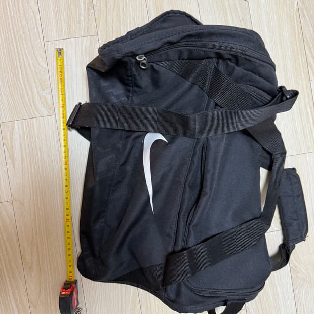 나이키 토트백 또는 크로스백 또는 더플백 (기억으로는 XS)