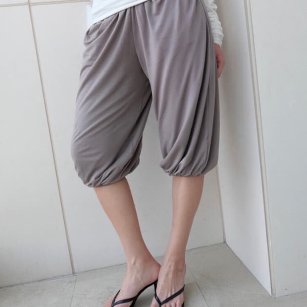 브리즈아카이브 볼륨 카프리 팬츠 모카