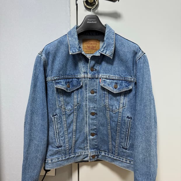 90s Levi’s 70506 (usa made)