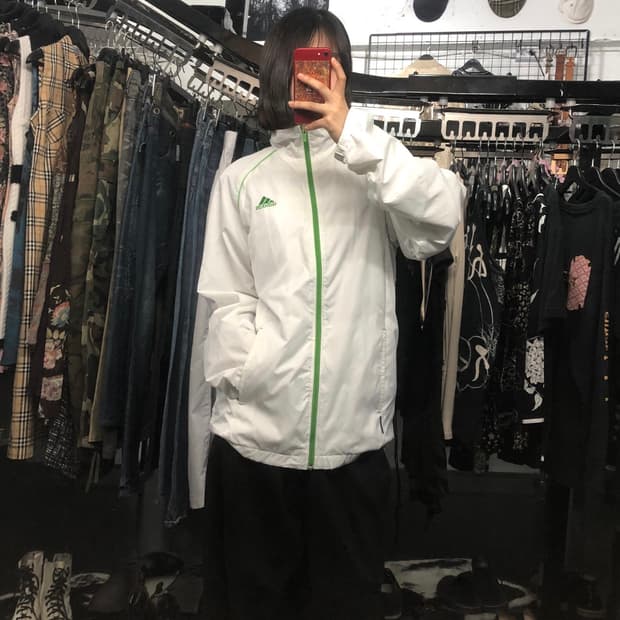 아디다스 화이트 바람막이