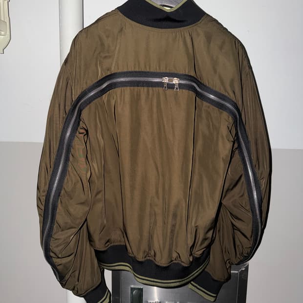 드리스반노튼 백지퍼봄버 카키 s