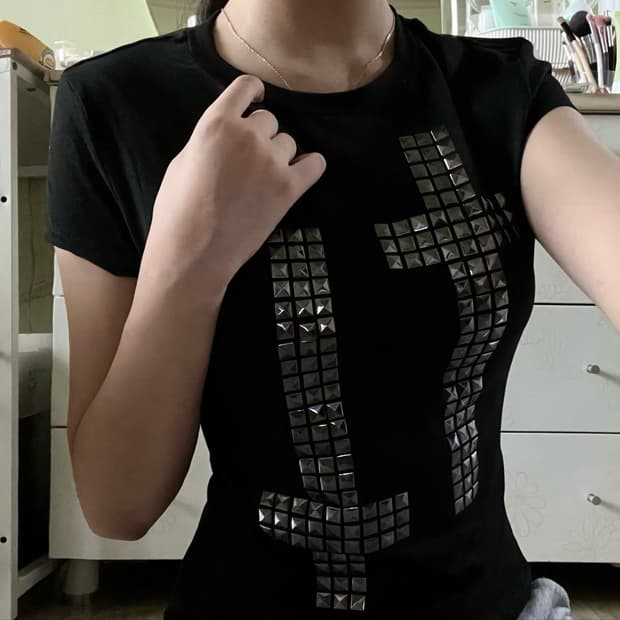 cross-shaped studs T-shirt