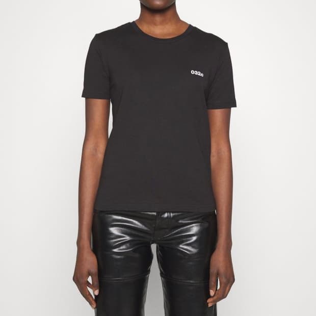 032c 로고 핏 베이직 티셔츠