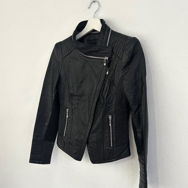 VTG 비대칭 블랙 레더 하이넥 자켓