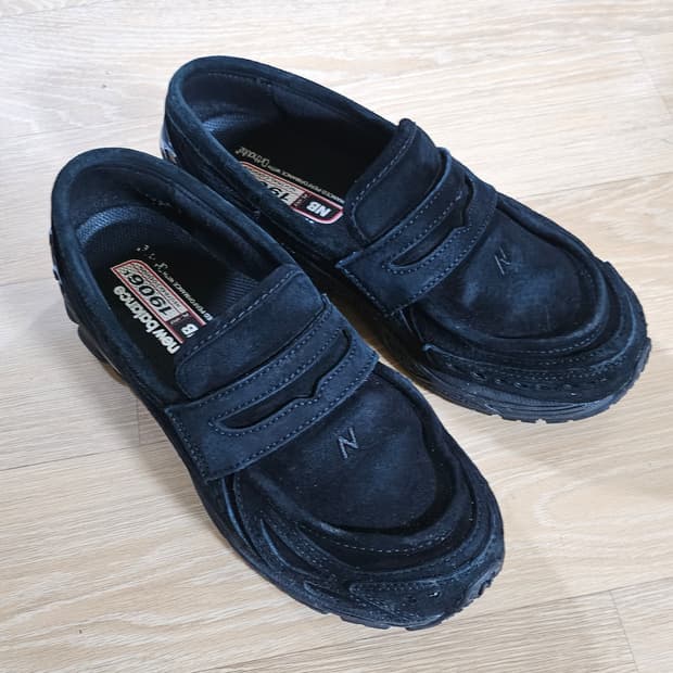 뉴발란스 스웨이드 로퍼 블랙 U1906LNT