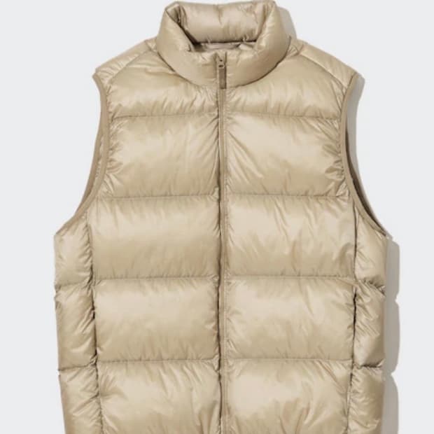 유니클로 울트라 라이트 다운 베스트 패딩조끼 베이지 L