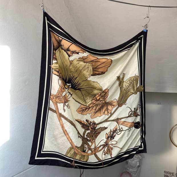 플로럴 패턴 빈티지 스카프