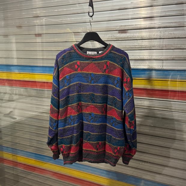 CITY STREETS Vintage Pattern Knit Sweate