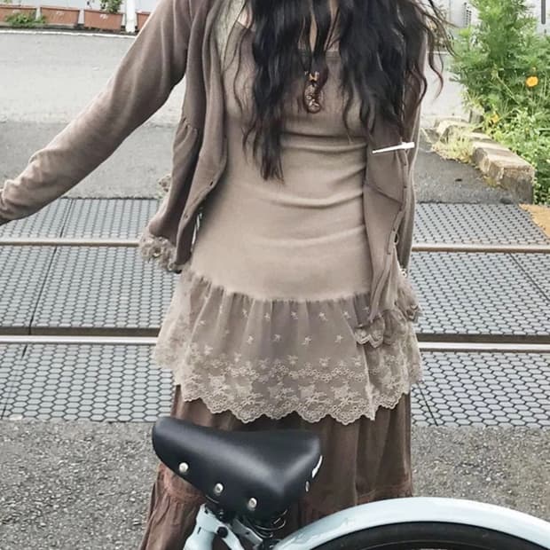 브라운 레이스 슬리브리스