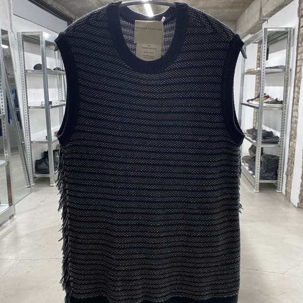 스테판 슈나이더 프린지 베스트