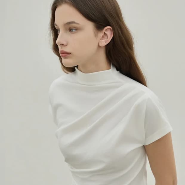 반택포) 엘리오티 드레이프 티셔츠 Mock Neck Draped Ts