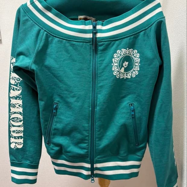 히스테릭글래머 오프숄더 집업