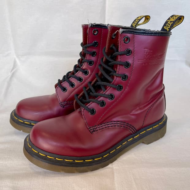 닥터마틴 1460 체리레드 8홀 EU36(약230)