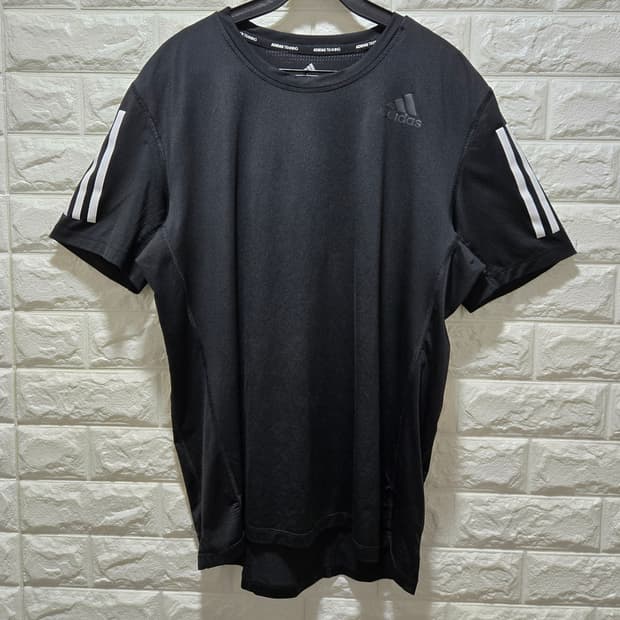 아디다스 에어로레디 테크핏 프라임그린 기능성 반팔티 110