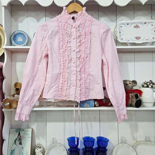 (BODYLINE) 딸기우유 프릴 레이스 블라우스