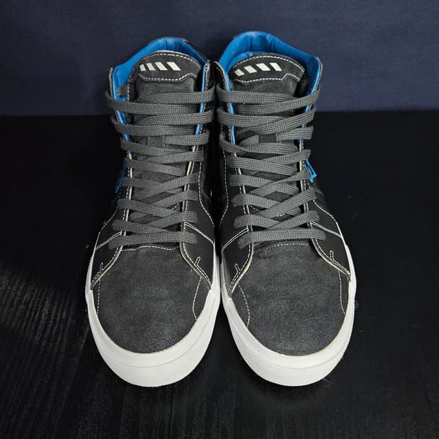 데상트 블랙컬러 남성 260 하이탑 스니커즈 