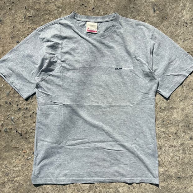 (M) 90s 퀵실버 백 프린팅 그레이 반팔 티셔츠