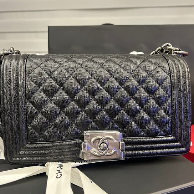  [새 상품급] 샤넬 보이백 캐비어 미디움