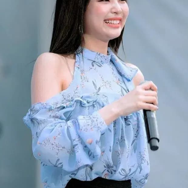 세즈윅 제니 오프숄더 블라우스