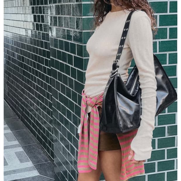 자라 메탈 아일렛 맥시 버킷백 레더 버튼 보부상