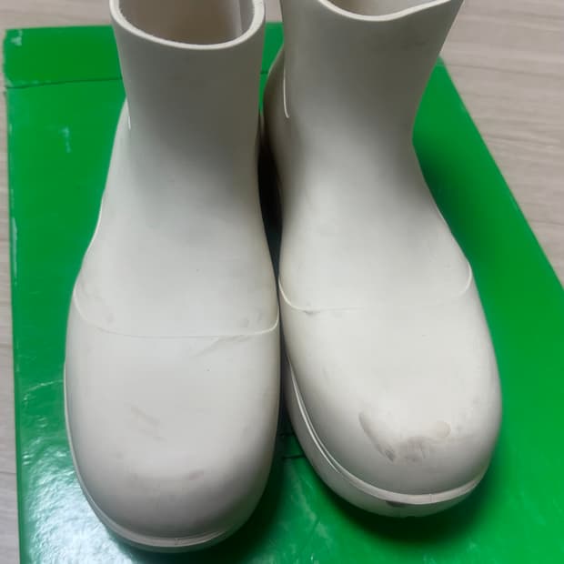 보테가베네타 퍼들부츠41사이즈 판매합니다