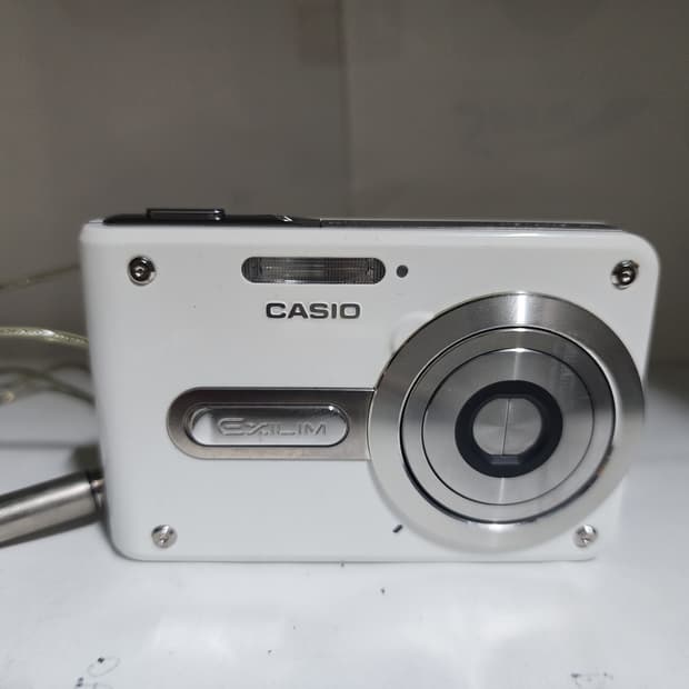 카시오 Exilim EX-S100 디지털 카메라