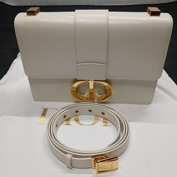 디올 몽테인30 크로스백 미듐 M9203UMOS