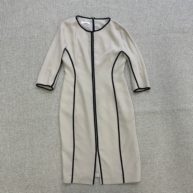 91-103-165 미샤 배색라인 슬림핏 원피스 0420D