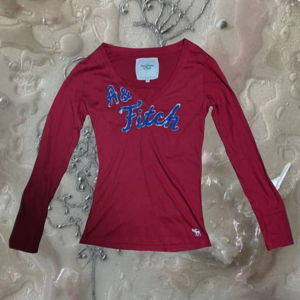 y2k 빈티지 아베크롬비 긴팔 티셔츠 버건디 딱붙핏 M 브이넥 롱슬리브